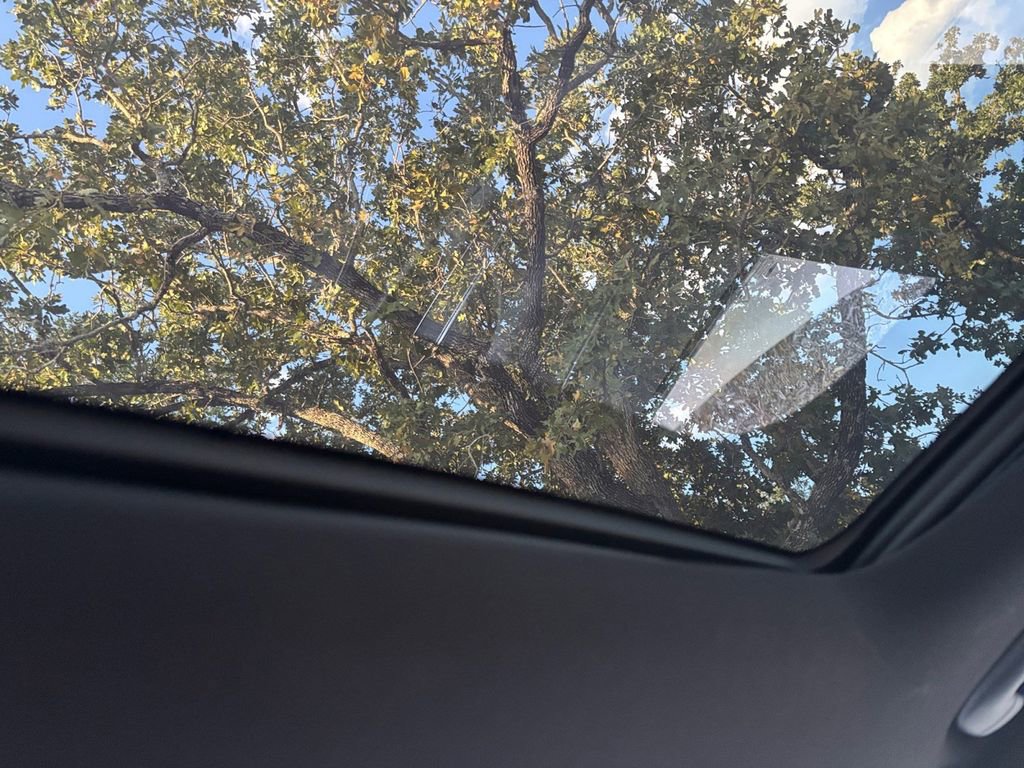 Used 2024 Genesis GV70 3.5T Sport AWD/4WD image 19