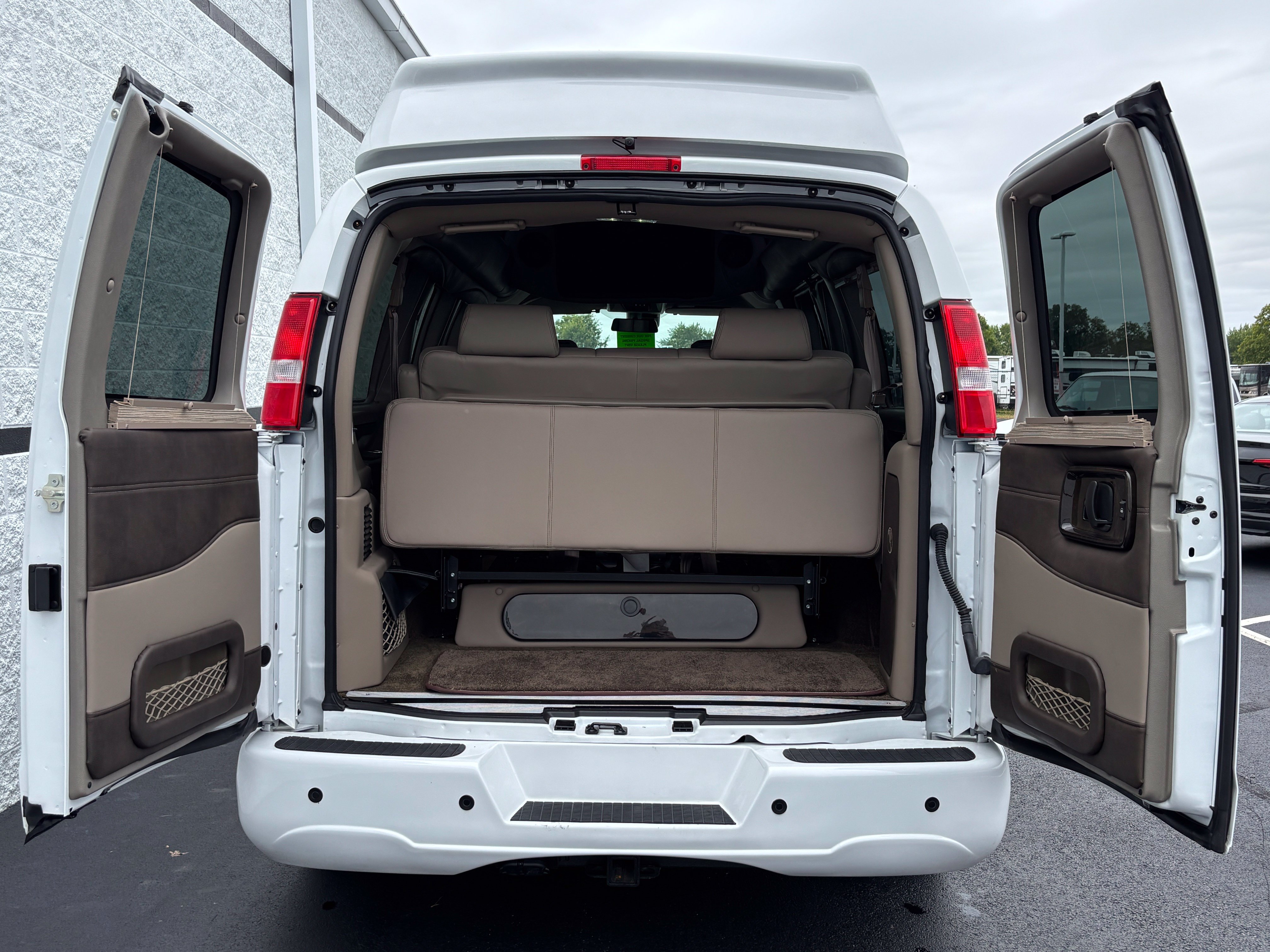 New 2026 GMC Savana 2500 w/ Driver Convenience Package RWD image 10