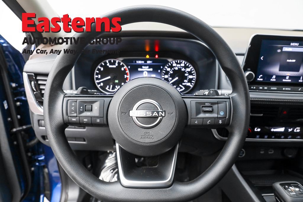 Used 2022 Nissan Rogue SV AWD/4WD image 10