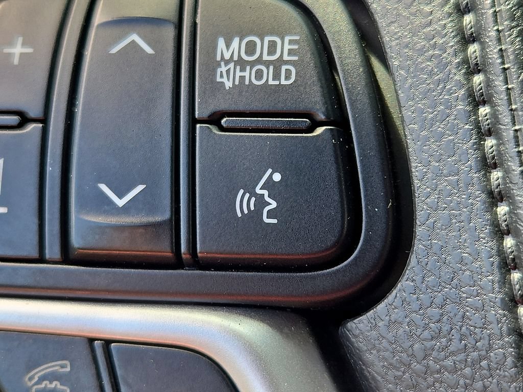 Used 2014 Toyota Highlander LE AWD/4WD image 26