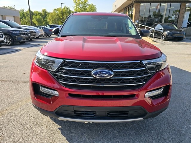 Used 2023 Ford Explorer XLT w/ Equipment Group 202A image 8