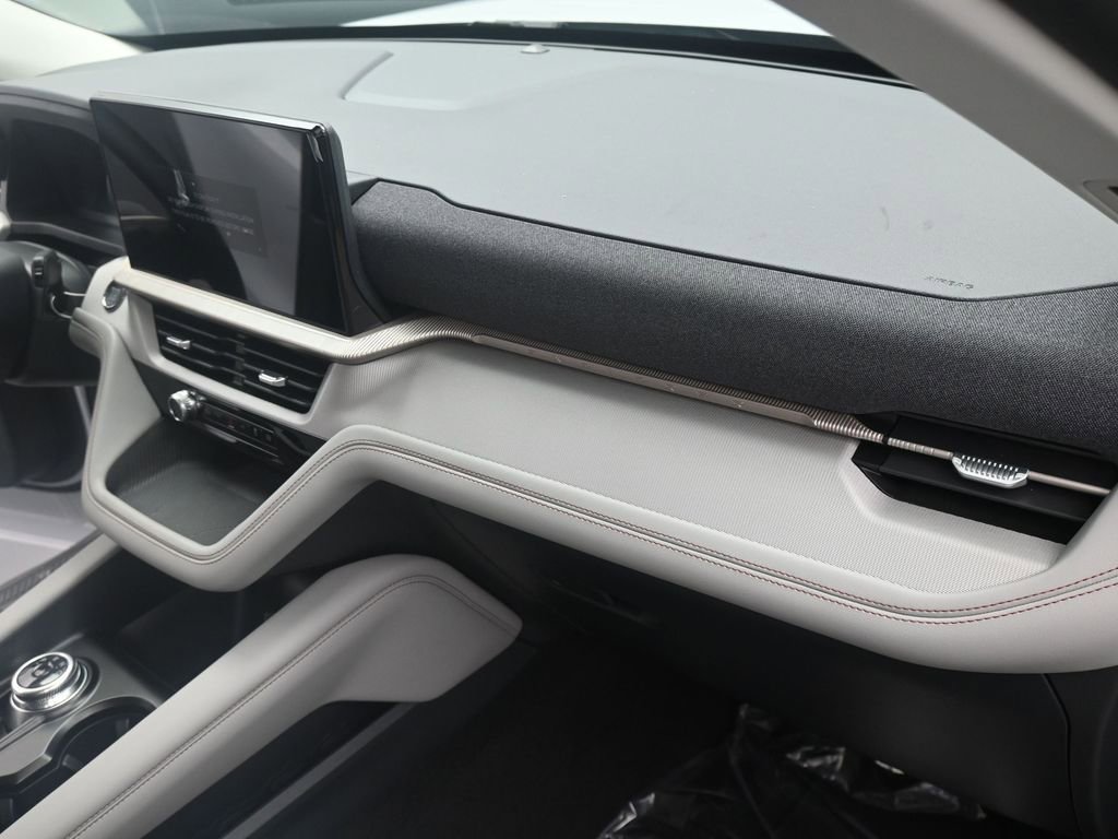 New 2026 Ford Explorer Active w/ Active Comfort Package image 2