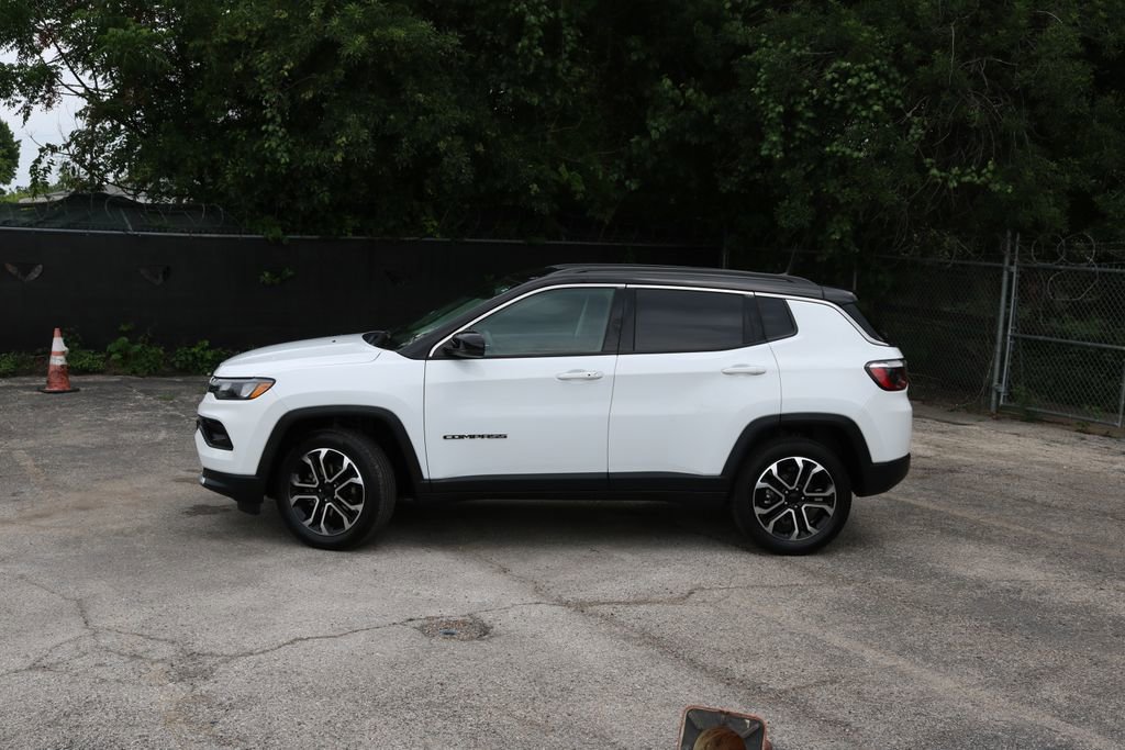 Used 2022 Jeep Compass Limited image 2