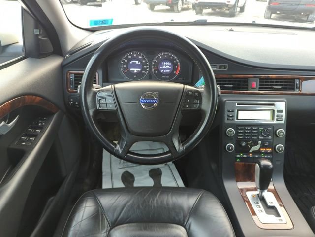 Used 2010 Volvo V70 image 17