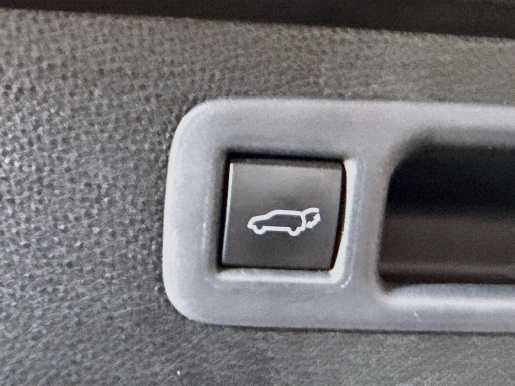 Certified 2022 Toyota Highlander XLE AWD/4WD image 31