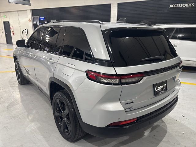 Used 2024 Jeep Grand Cherokee Altitude AWD/4WD image 6