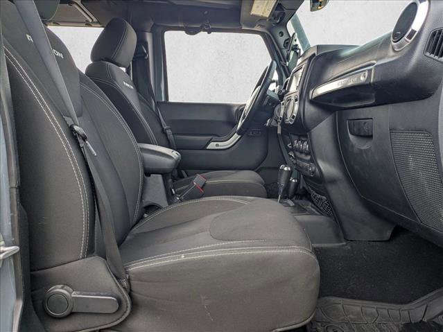 Used 2015 Jeep Wrangler Unlimited Rubicon w/ Connectivity Group image 14