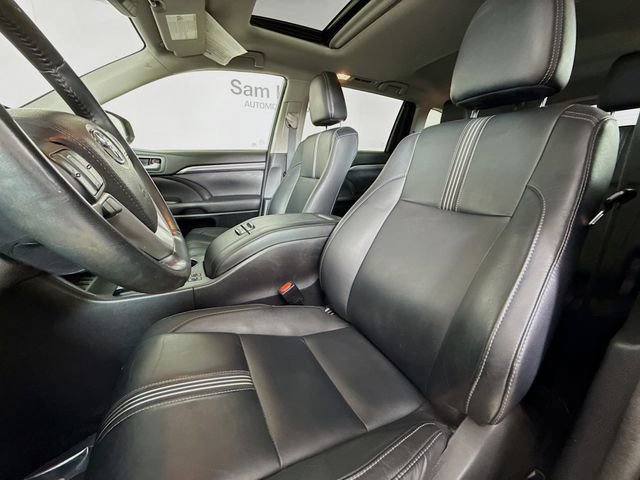 Used 2017 Toyota Highlander SE image 21