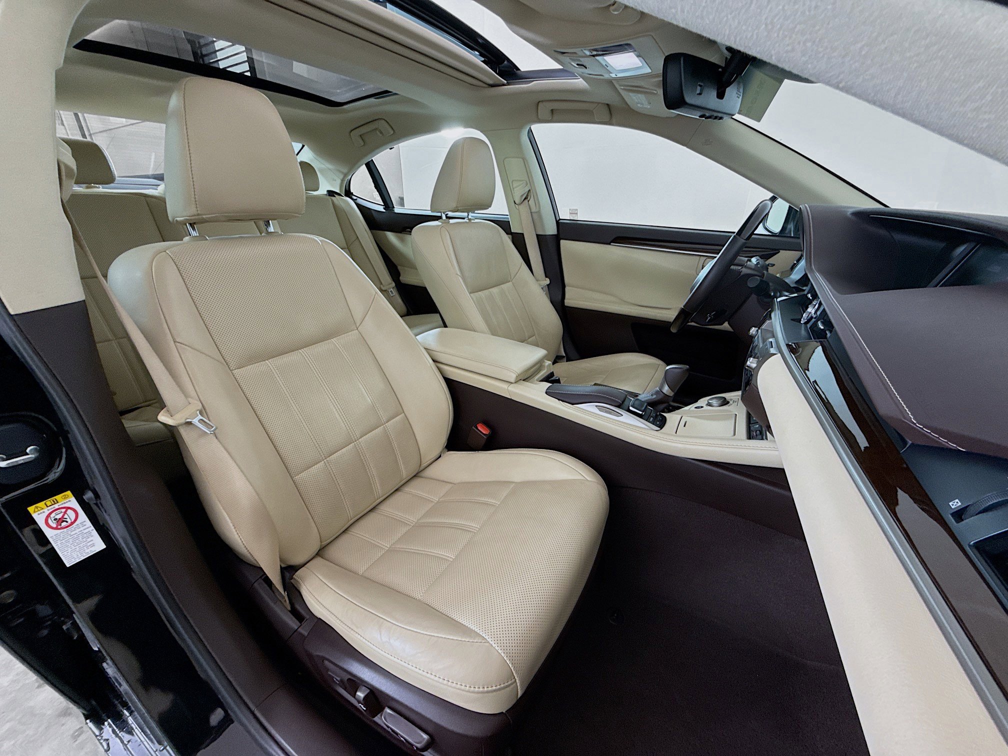 Used 2017 Lexus ES 350 w/ Ultra Luxury Package image 27