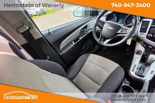 Used 2013 Chevrolet Cruze LS image 11