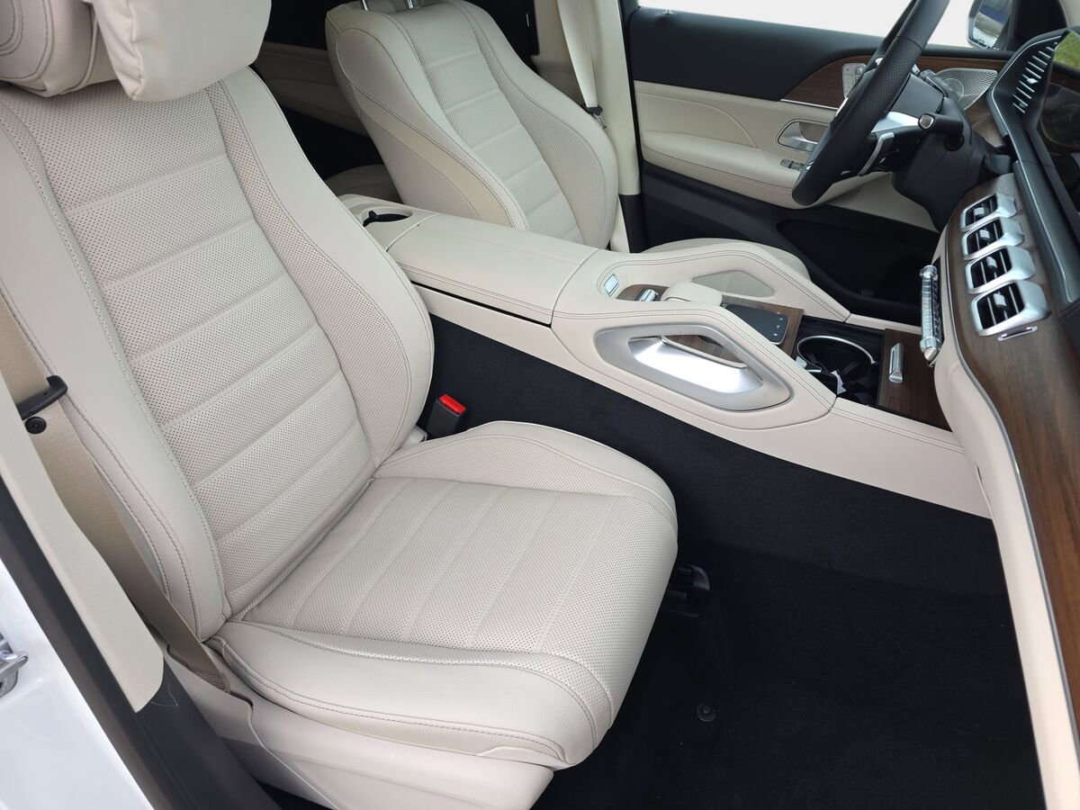 New 2026 Mercedes-Benz GLS 450 4MATIC image 10