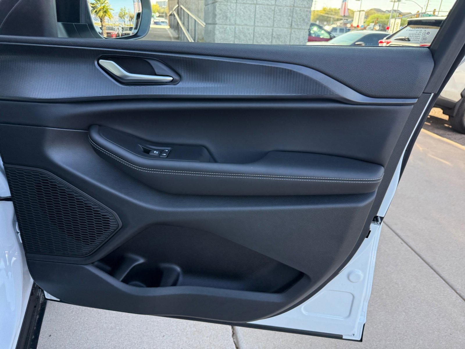 New 2025 Jeep Grand Cherokee L Laredo w/ Luxury Tech Group I image 31