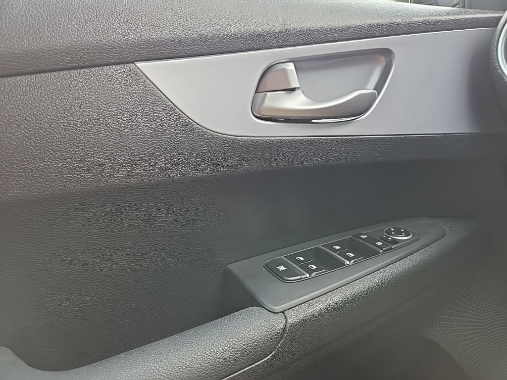 Certified 2023 Kia Forte LXS FWD image 18