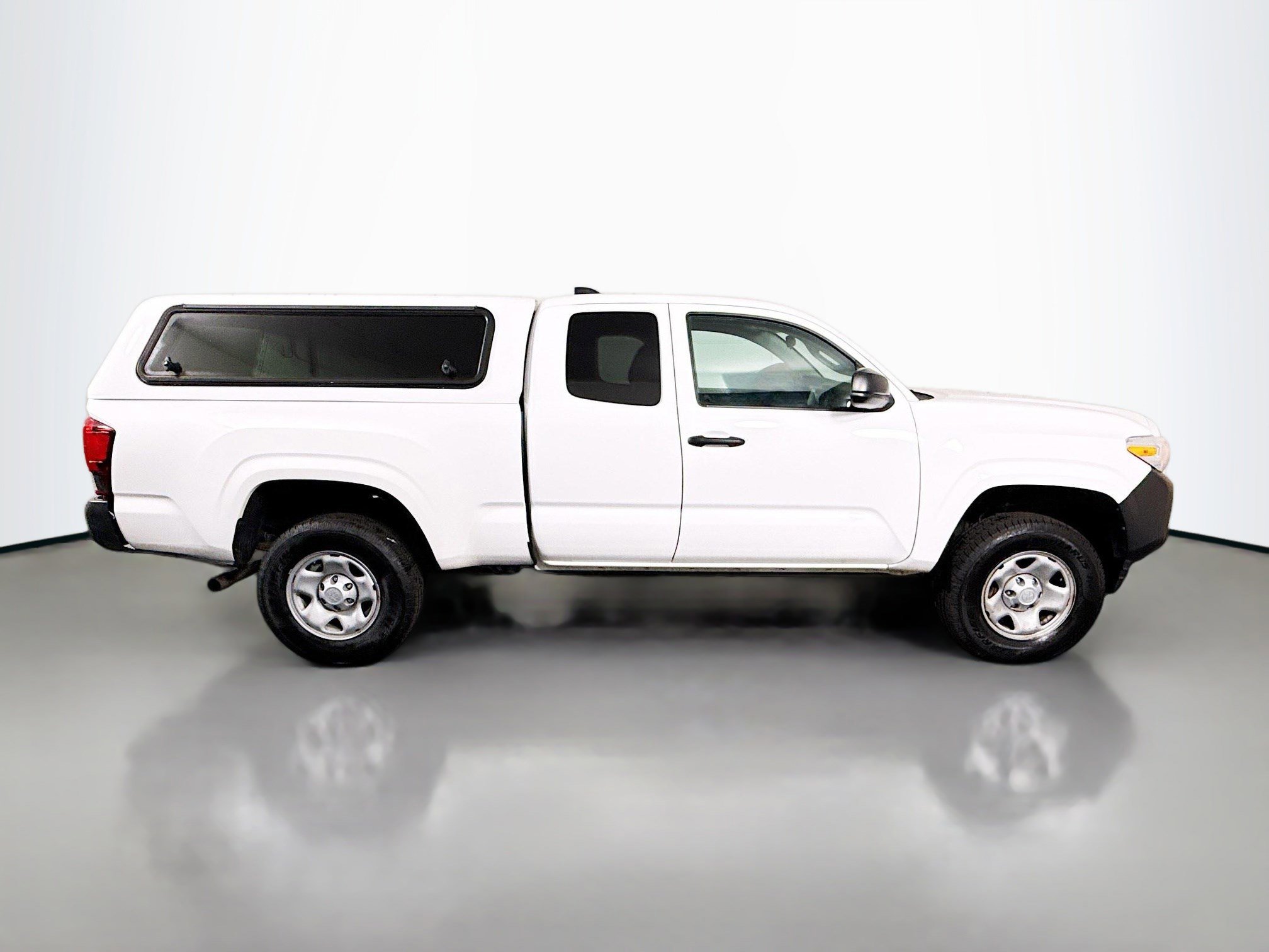Used 2022 Toyota Tacoma SR image 11