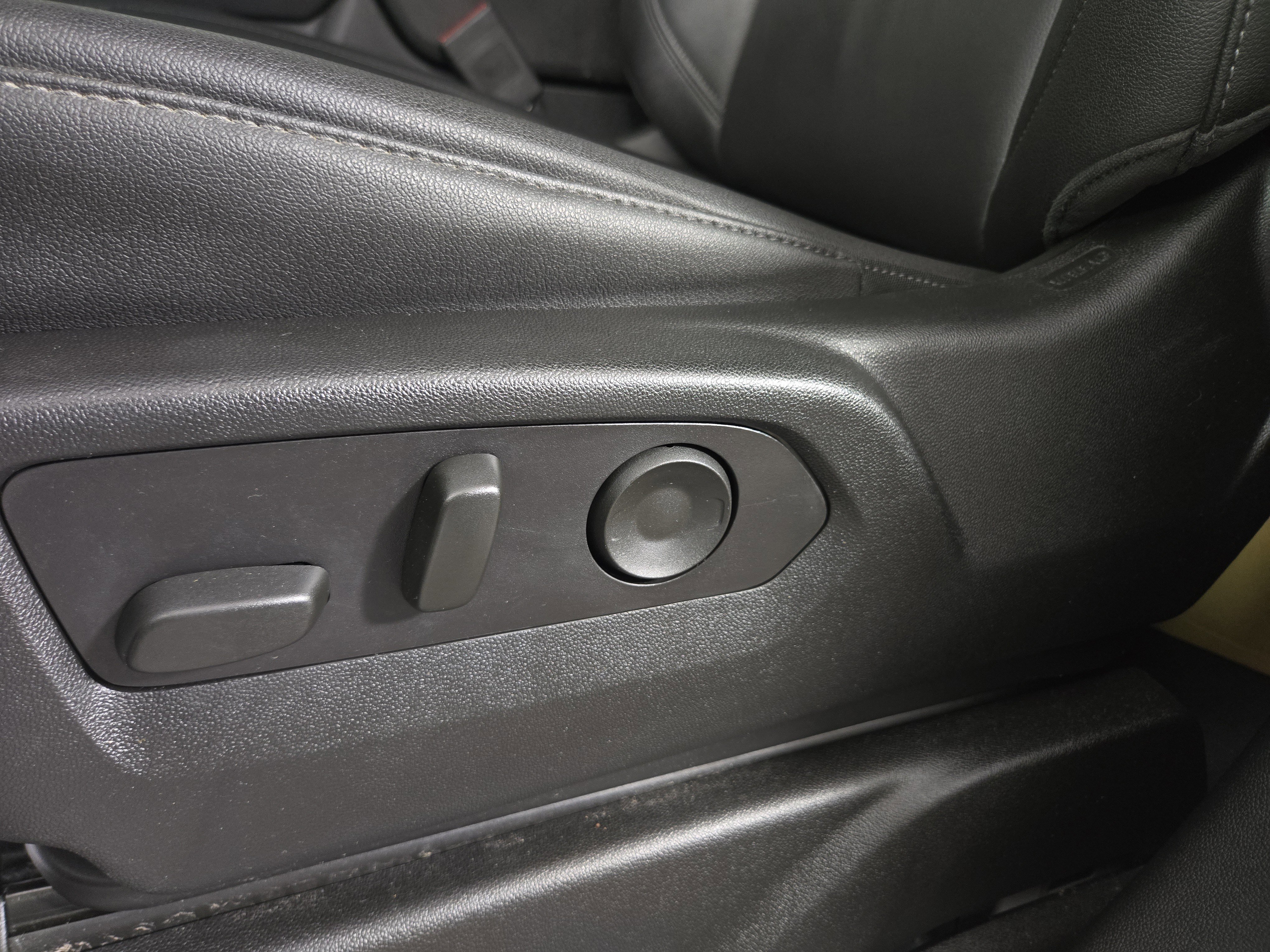 Certified 2023 Chevrolet Tahoe Z71 w/ Z71 Off-Road Package image 32