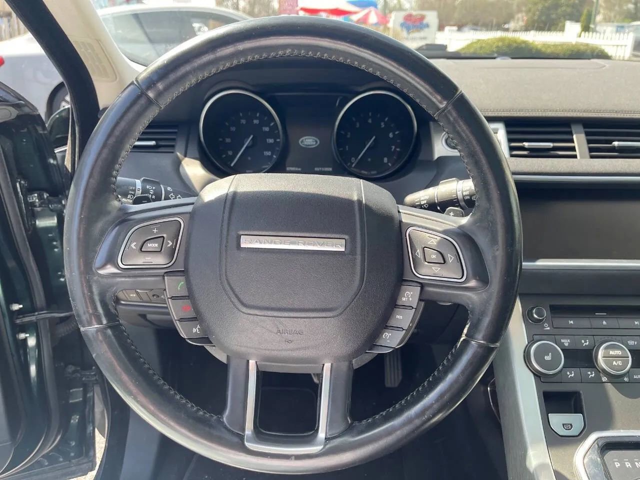 Used 2017 Land Rover Range Rover Evoque HSE image 16