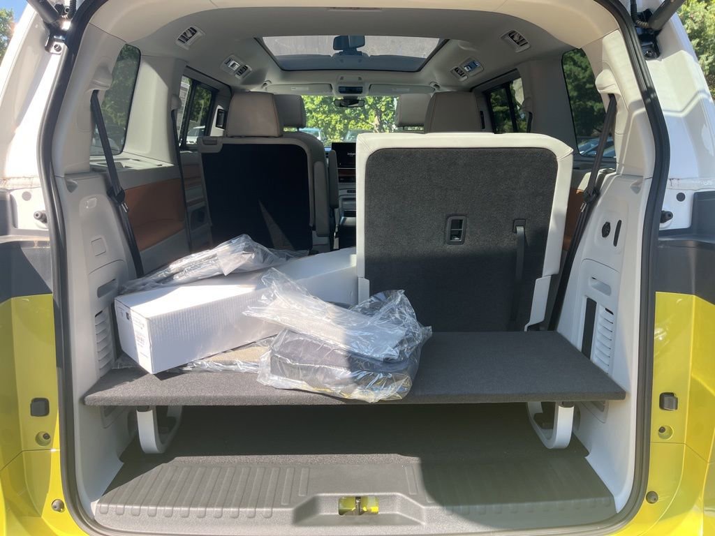 New 2025 Volkswagen ID. Buzz 1st Edition image 13