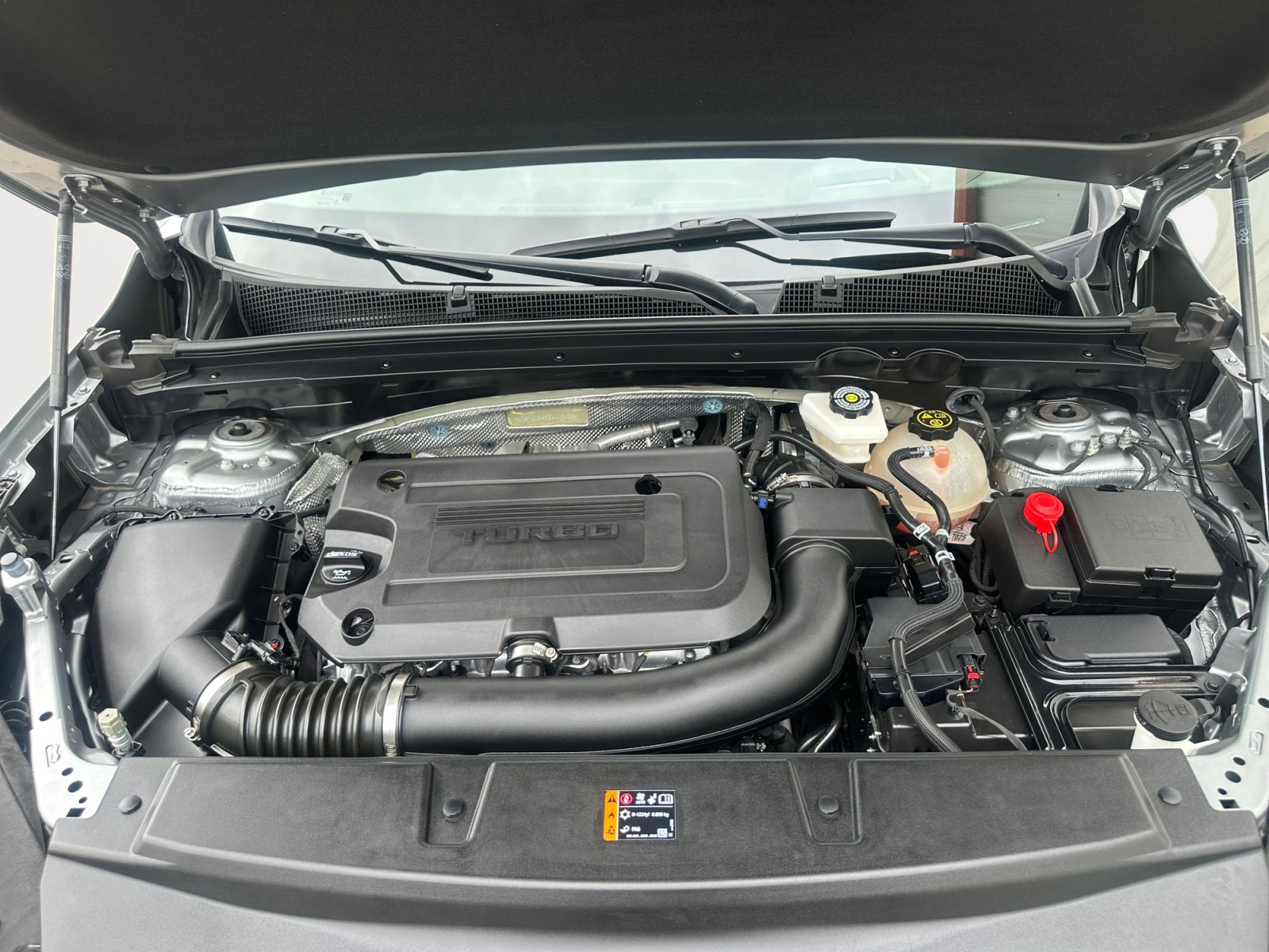 Used 2025 Buick Envision Sport Touring AWD/4WD image 32