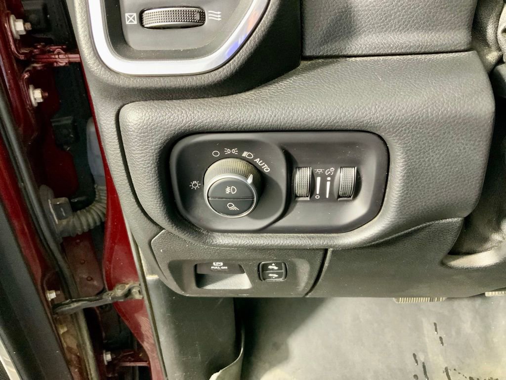 Used 2019 RAM 1500 Laramie AWD/4WD image 23