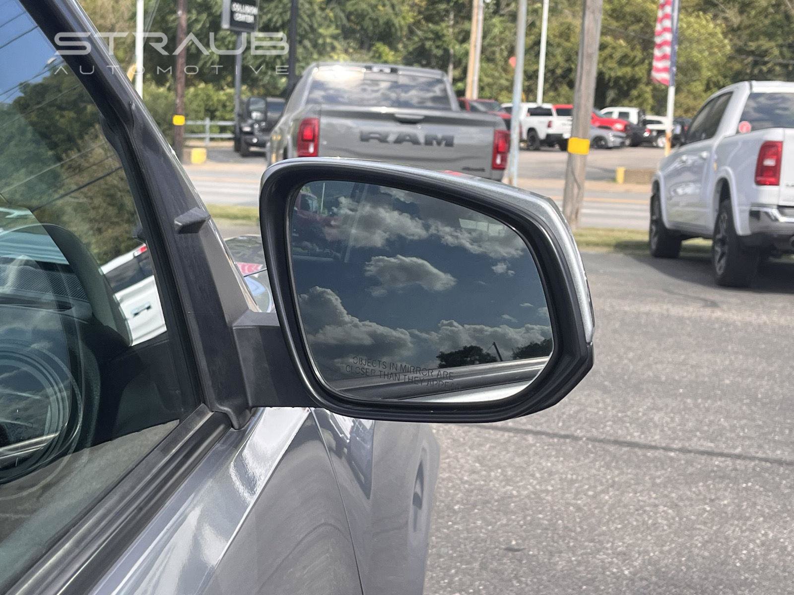 Used 2022 Toyota Tacoma SR AWD/4WD image 11