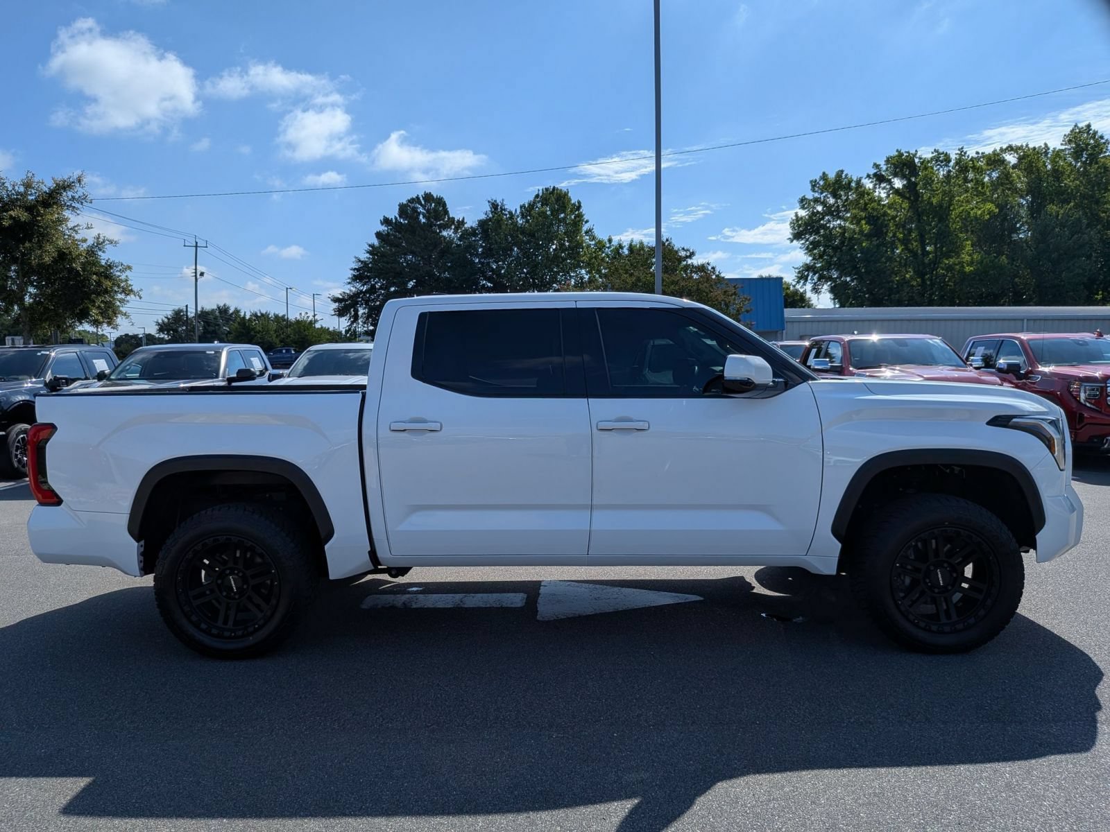 Used 2023 Toyota Tundra SR5 w/ SR5 Convenience Package AWD/4WD image 2