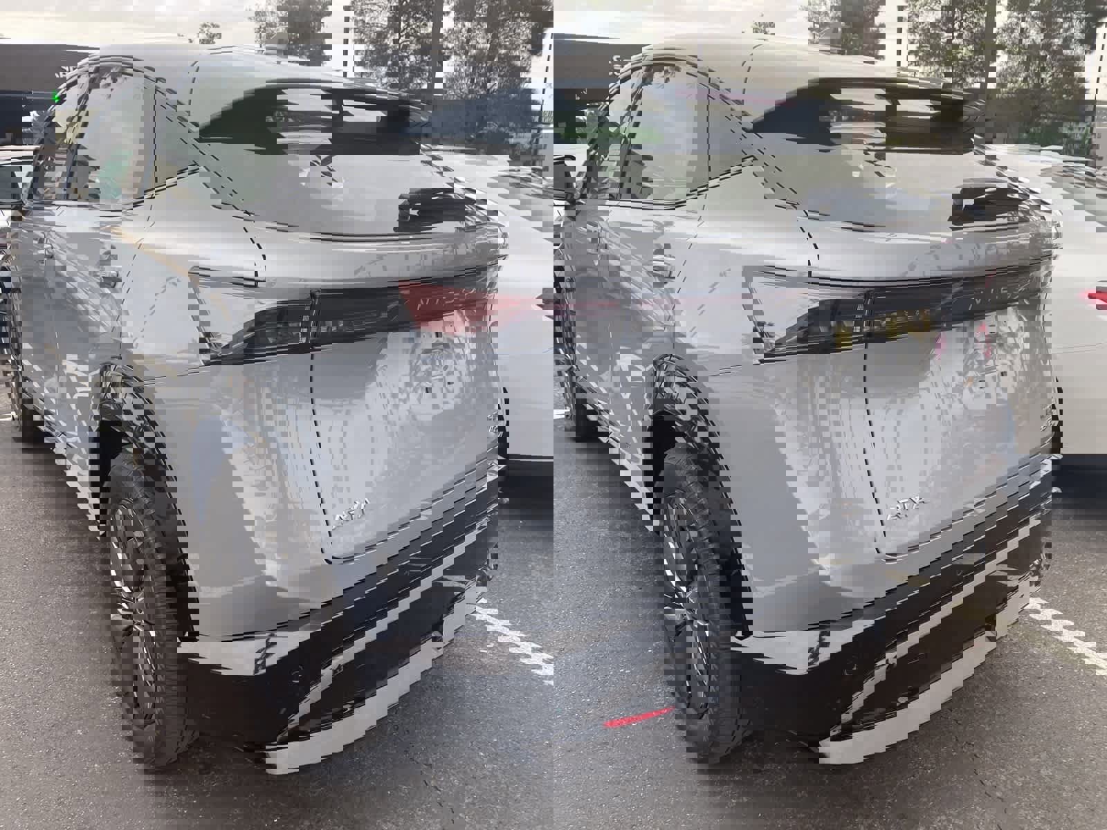 Used 2024 Nissan Ariya AWD image 3