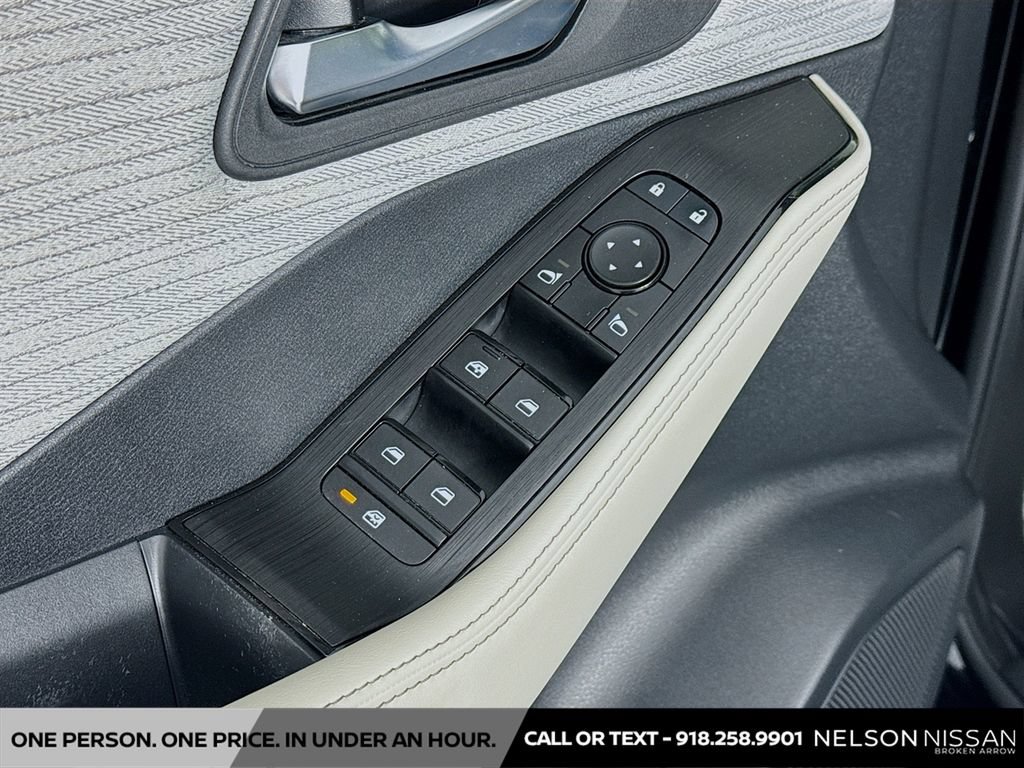 Certified 2023 Nissan Rogue SV FWD image 17