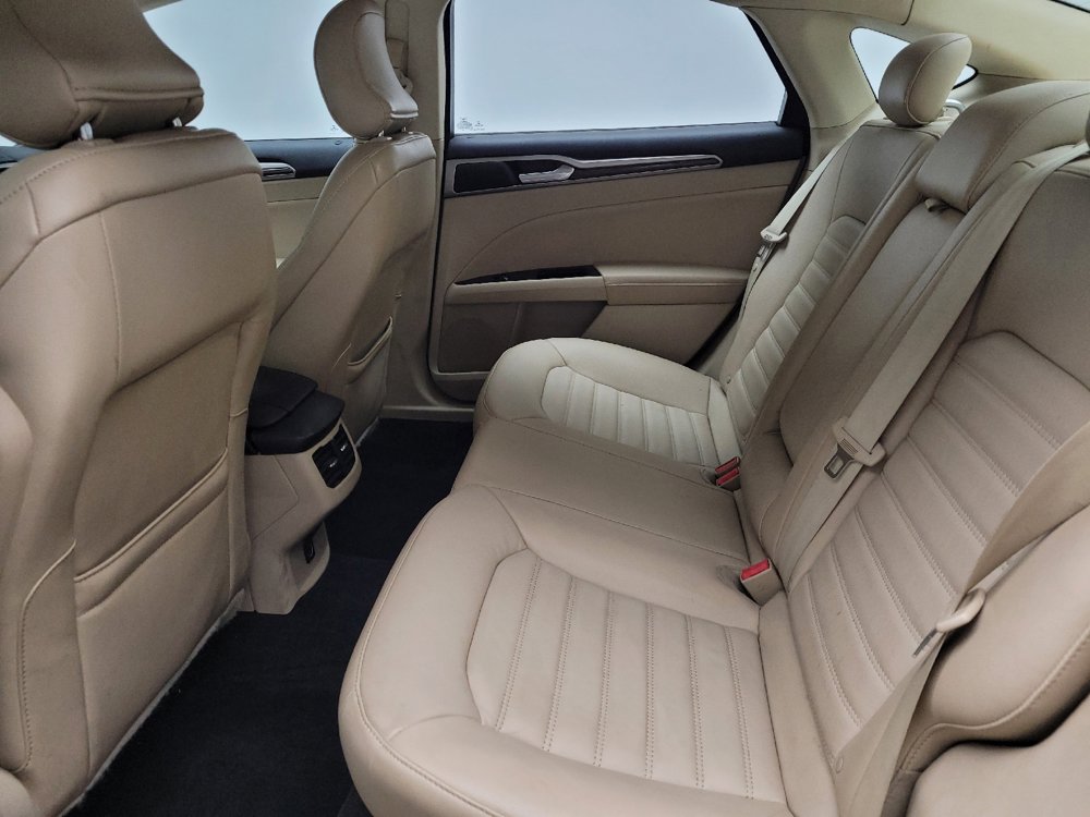 Used 2015 Ford Fusion SE w/ Equipment Group 202A FWD image 18