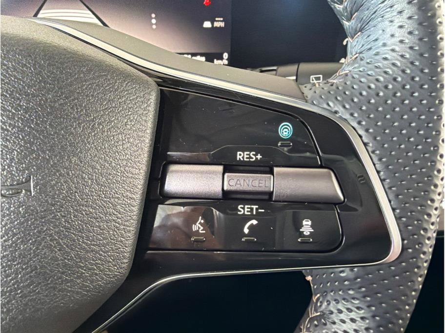 Used 2024 Nissan Ariya AWD image 18