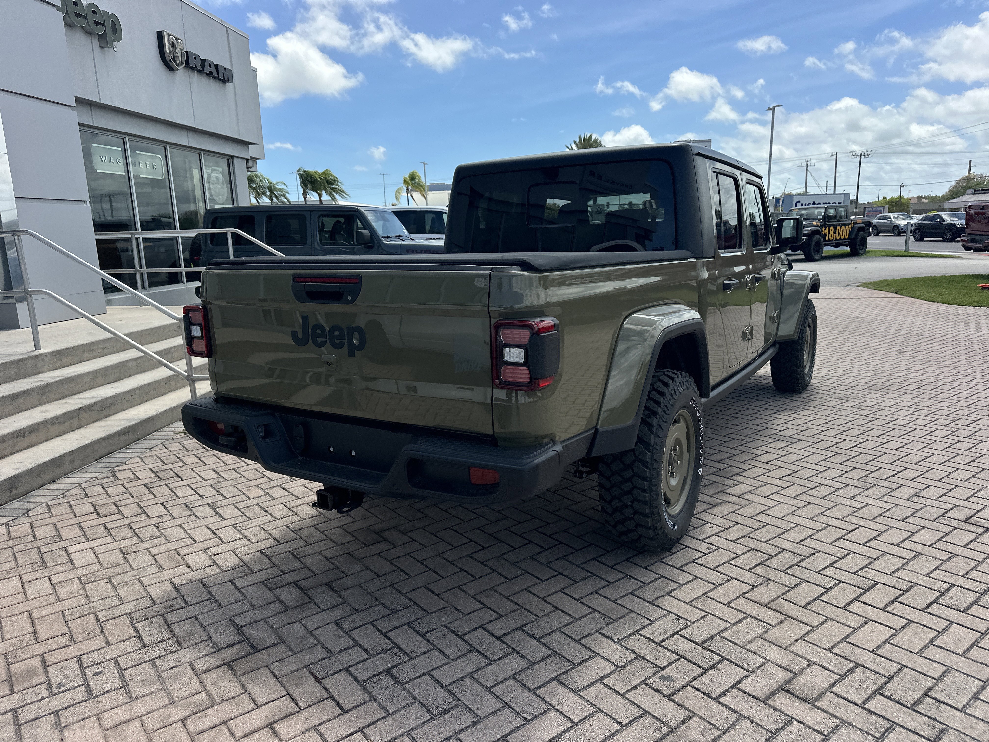 New 2026 Jeep Gladiator Willys AWD/4WD image 7