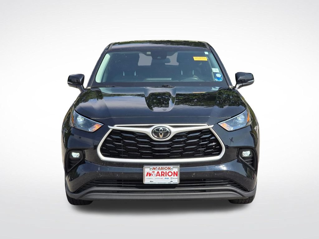 Used 2023 Toyota Highlander LE FWD image 11