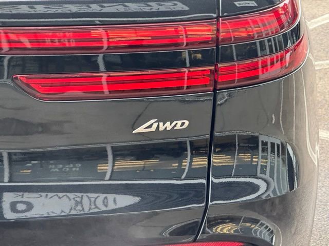 Used 2023 Genesis GV70 2.5T AWD/4WD image 12
