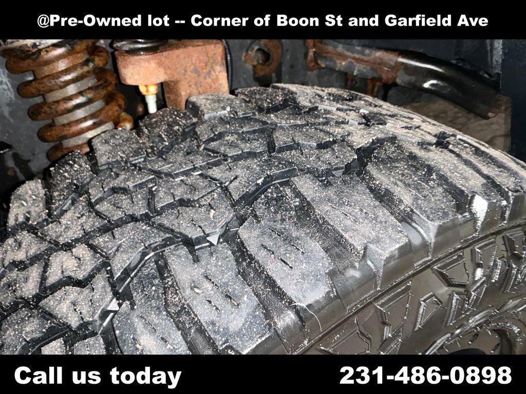 Used 2017 Ford F150 XLT w/ Equipment Group 302A Luxury AWD/4WD image 12