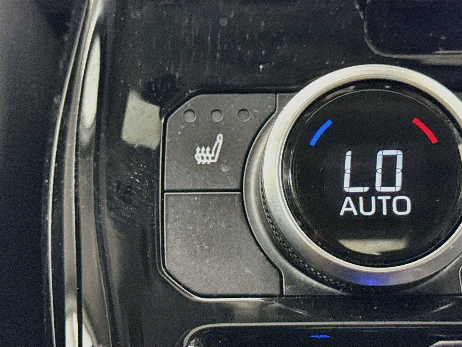 Used 2024 Toyota Highlander XLE AWD/4WD image 8