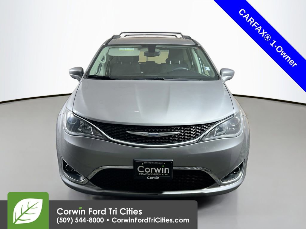 Used 2018 Chrysler Pacifica Touring Plus w/ Tire & Wheel Group image 4