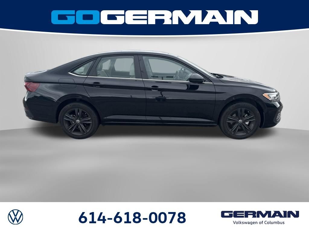 Used 2023 Volkswagen Jetta SE w/ Panoramic Sunroof Package FWD image 8
