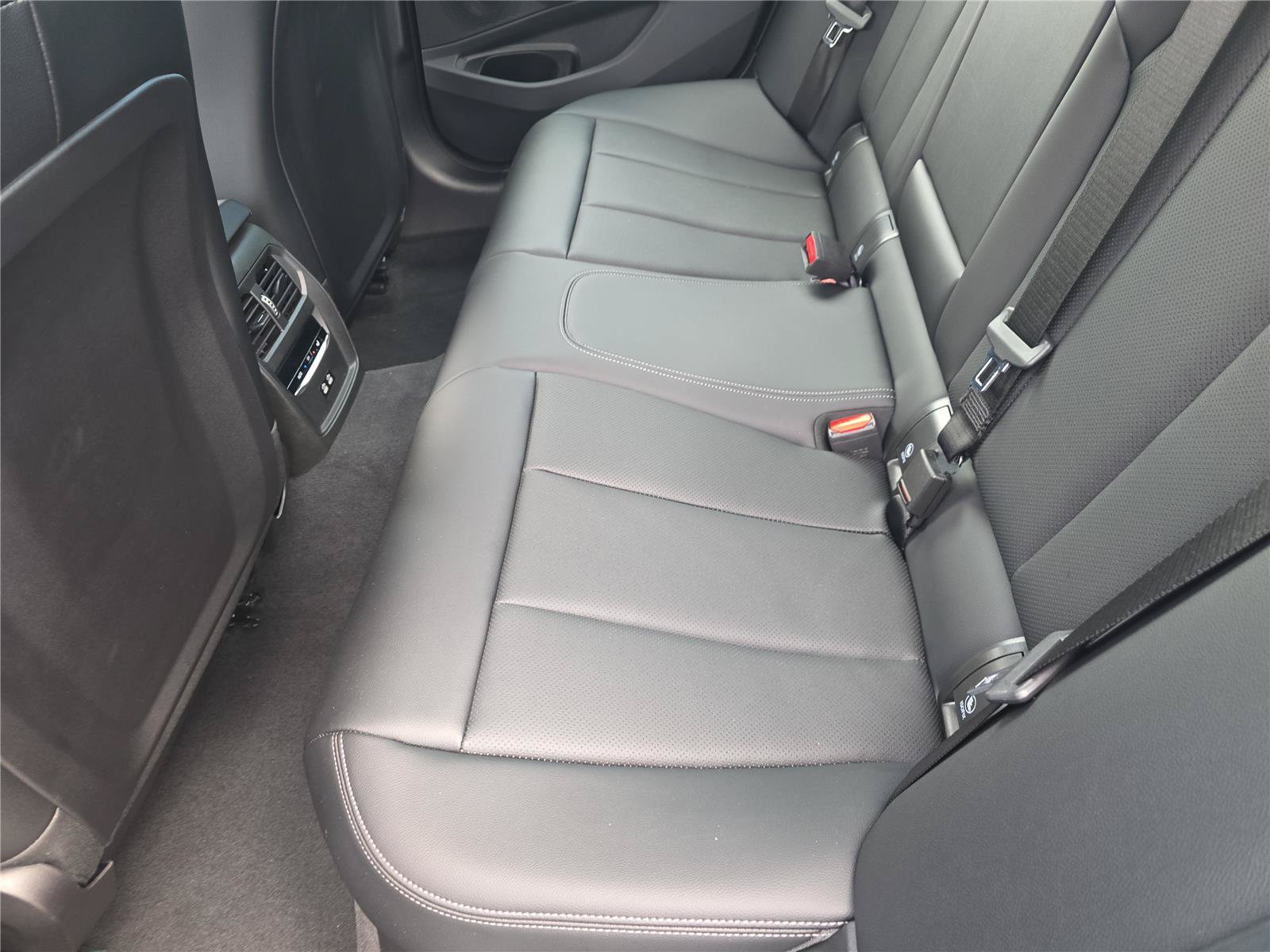 Used 2026 BMW 330i Sedan RWD image 13