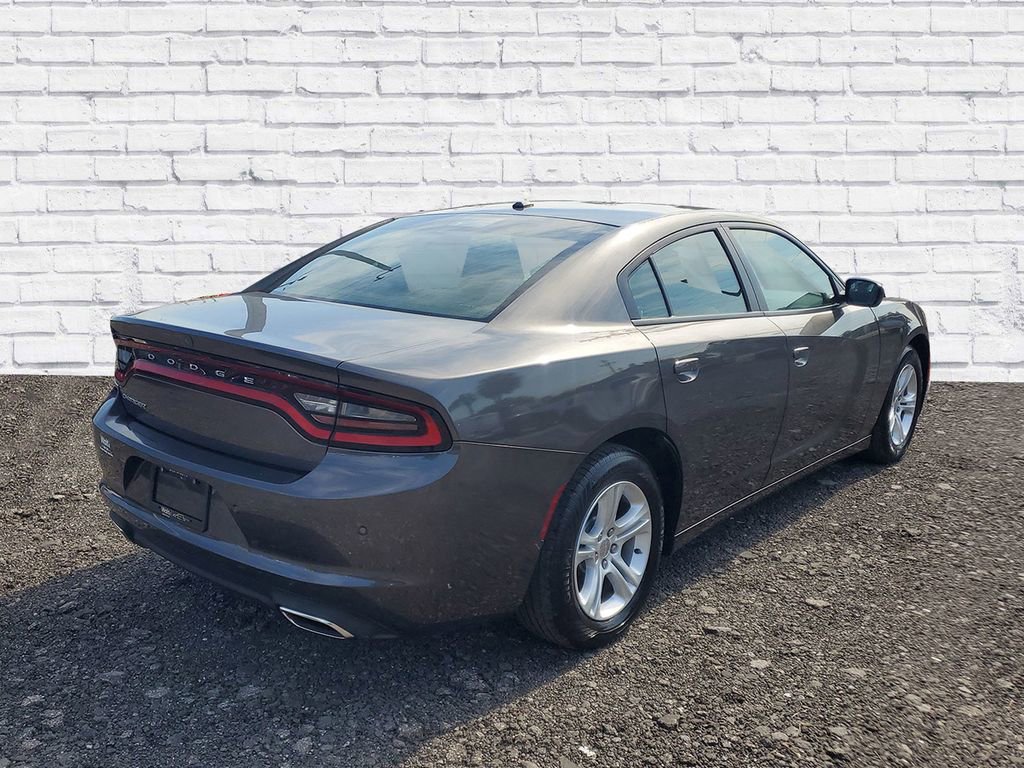 Used 2019 Dodge Charger SXT image 2