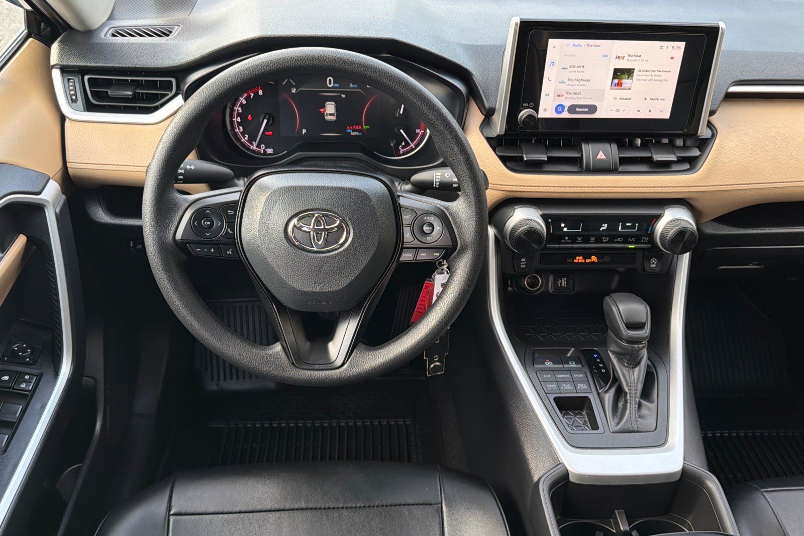 Used 2025 Toyota RAV4 LE AWD/4WD image 18