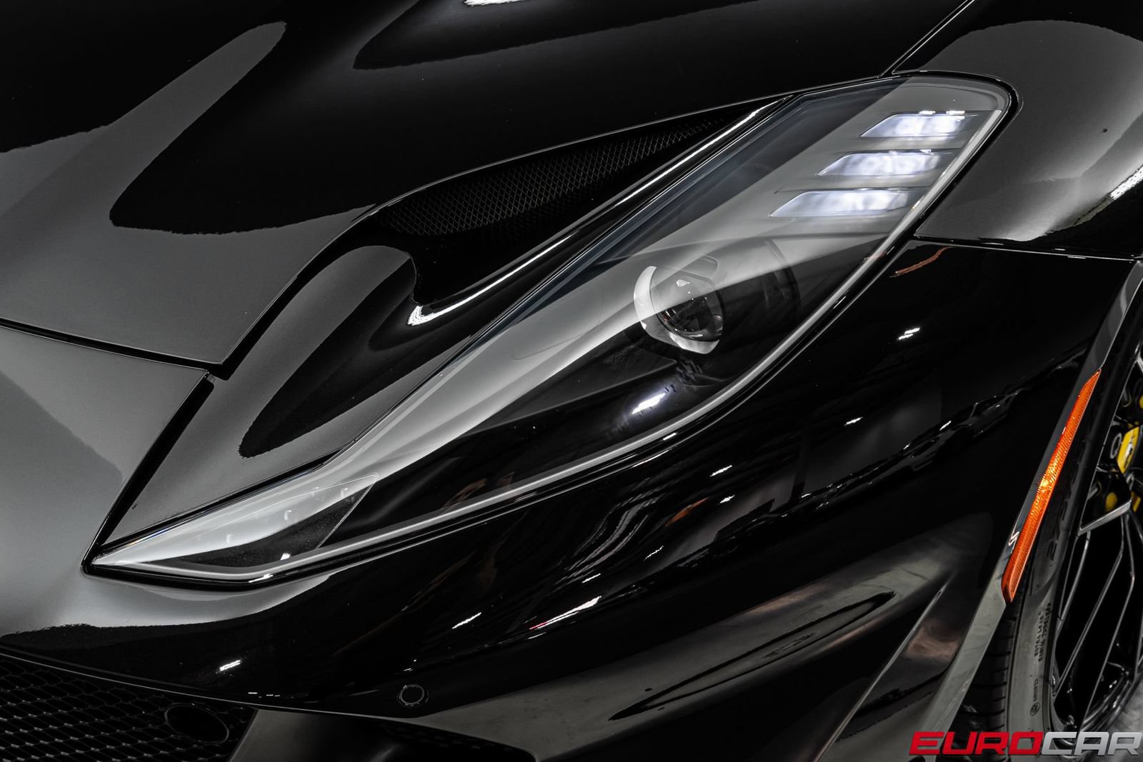 Used 2020 Ferrari 812 Superfast RWD image 12