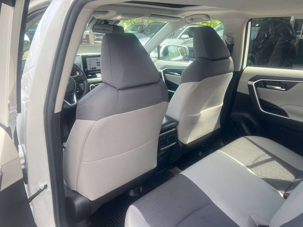 Used 2023 Toyota RAV4 XLE w/ Convenience Package AWD/4WD image 10