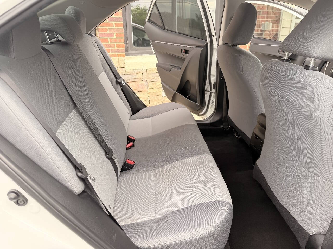 Used 2016 Toyota Corolla L FWD image 15