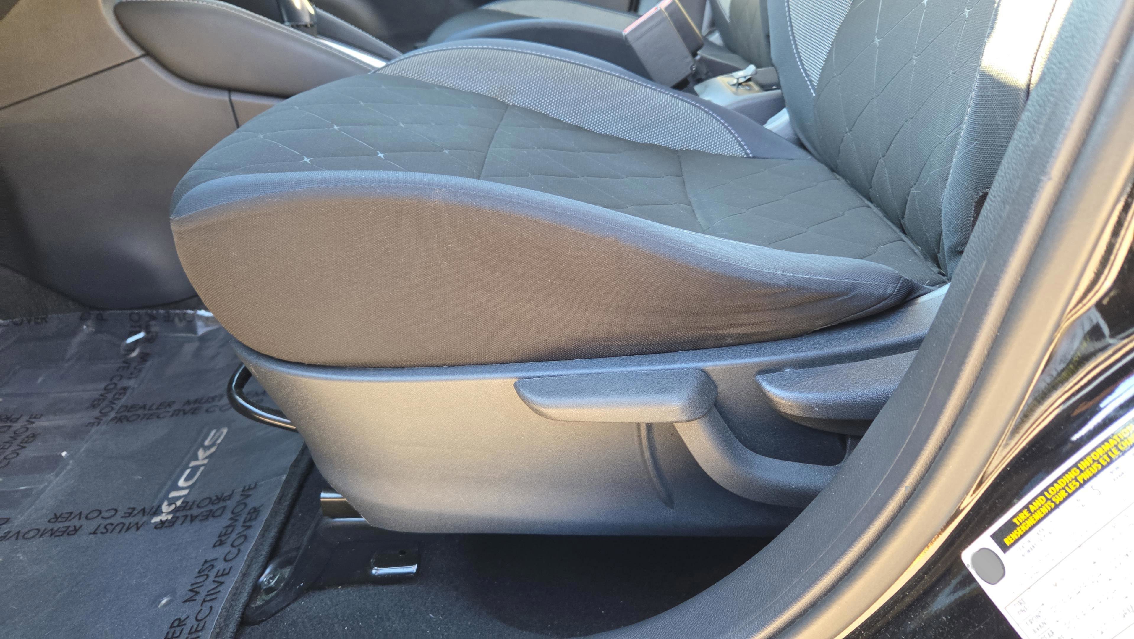 Used 2018 Nissan Kicks S image 21