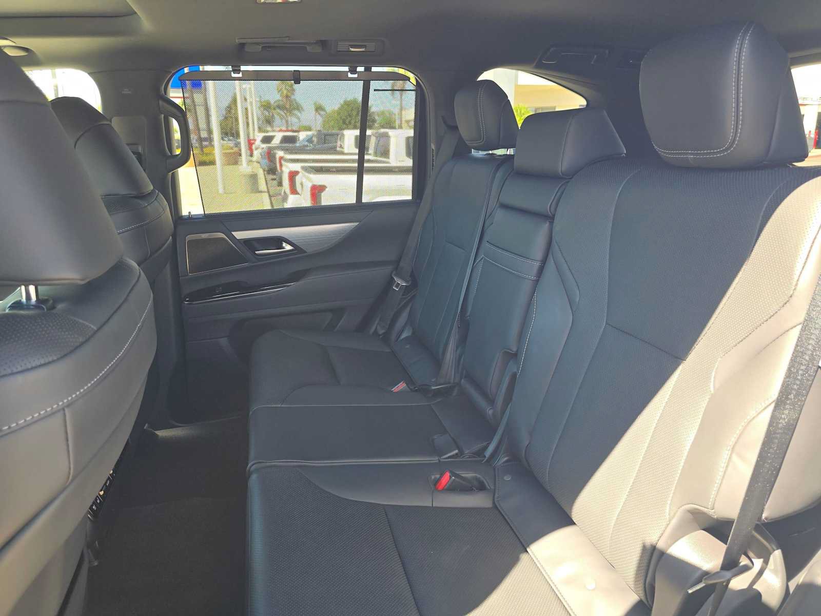 Used 2023 Lexus LX 600 F Sport w/ Accessory Package (Z1) AWD/4WD image 18