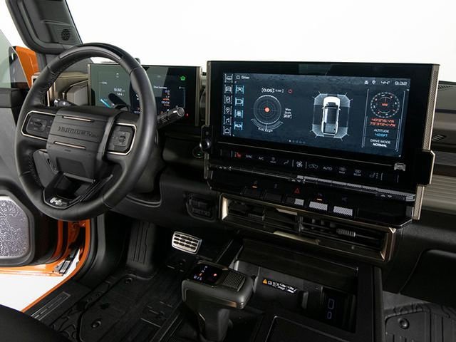 Used 2024 GMC Hummer EV 3X w/ LPO, Illumination Package image 27