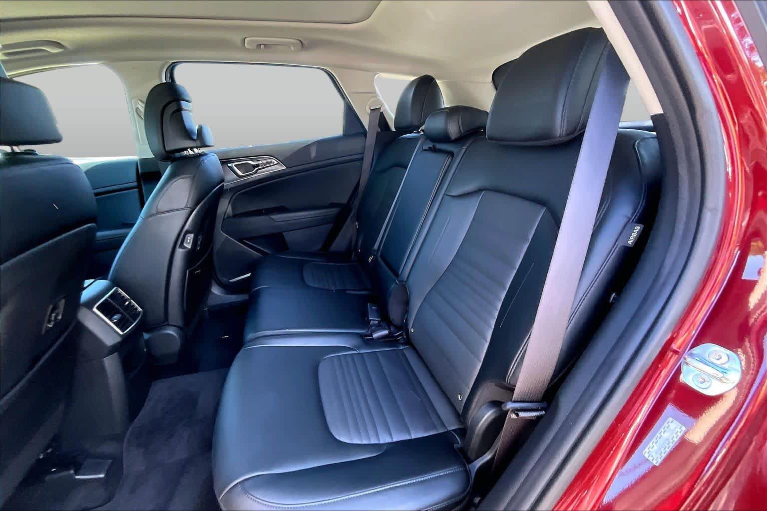 Used 2025 Kia Sportage SX FWD image 21