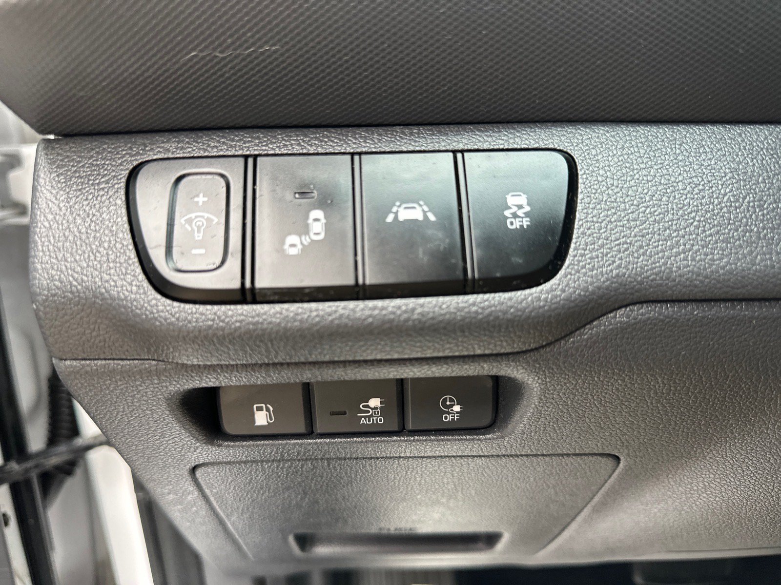 Used 2021 Hyundai Ioniq SEL FWD image 21