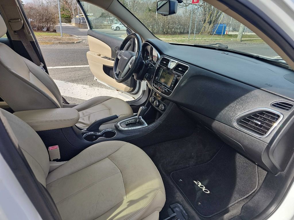 Used 2012 Chrysler 200 Limited image 14