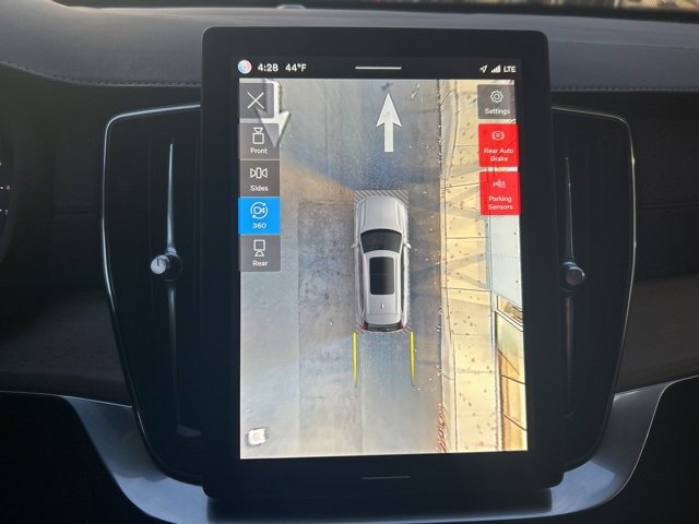 Certified 2025 Volvo XC90 B6 Plus image 24