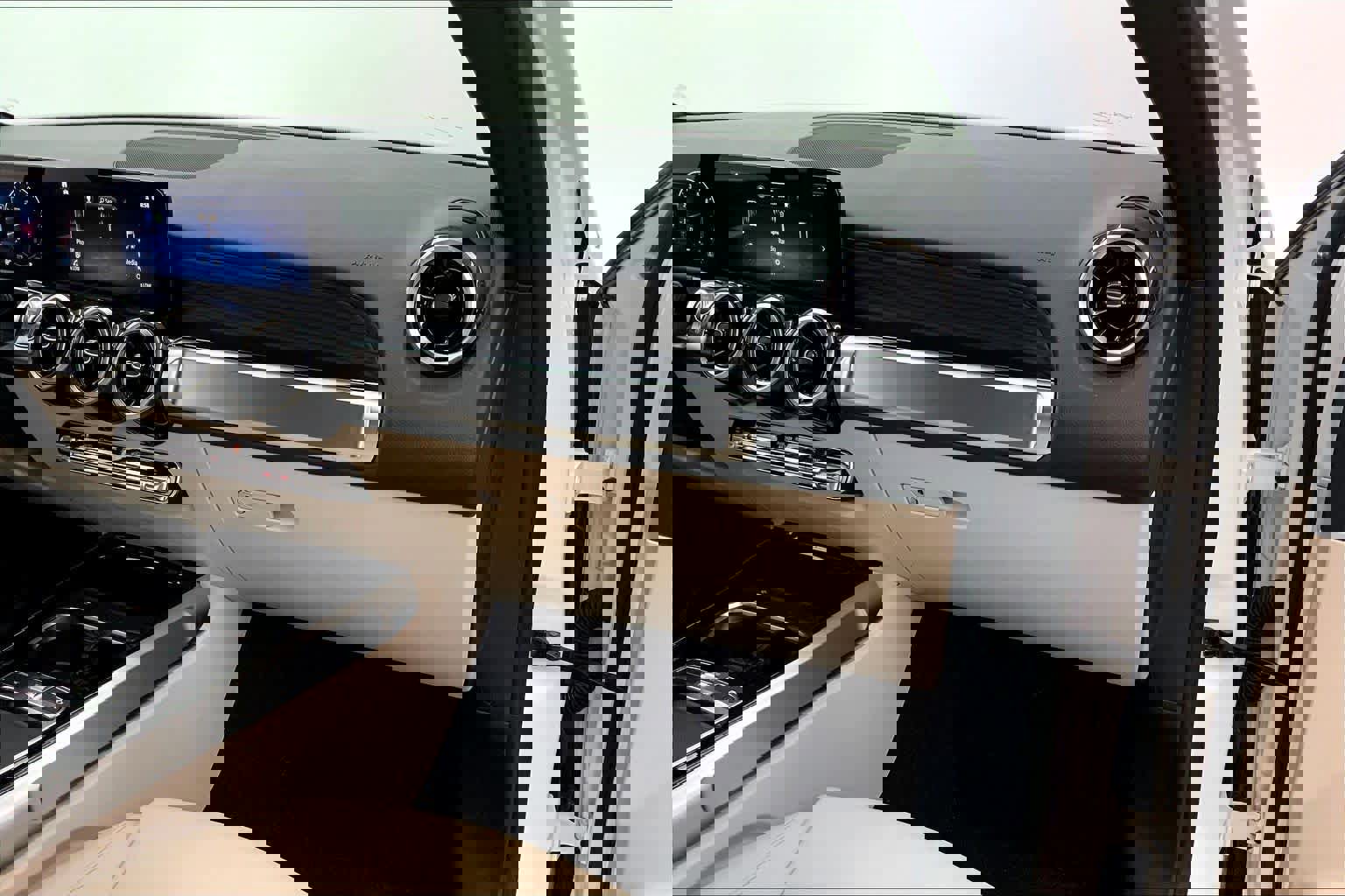 Used 2026 Mercedes-Benz GLB 250 image 28